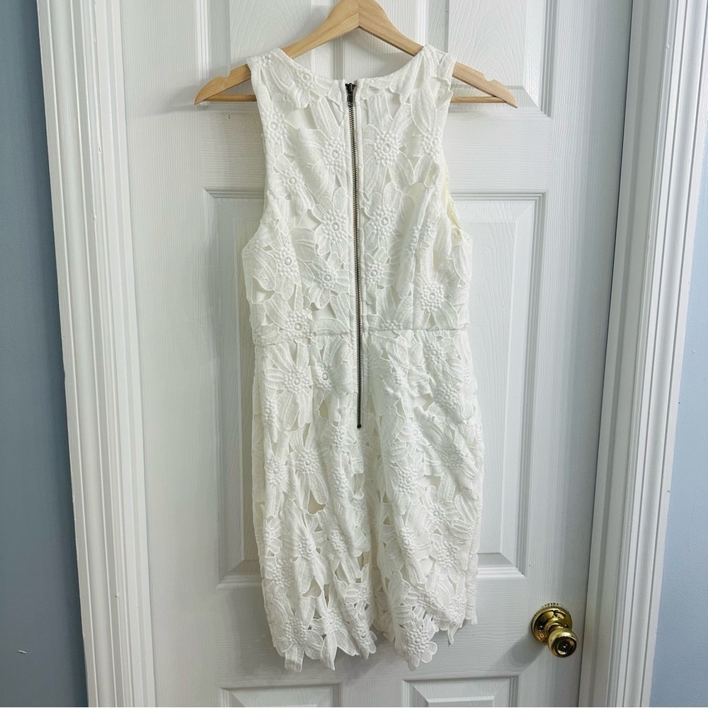 ASTR Dress Mini Dainty White Floral Lace Sheath Bridal Wedding Size Small - Picture 4 of 7